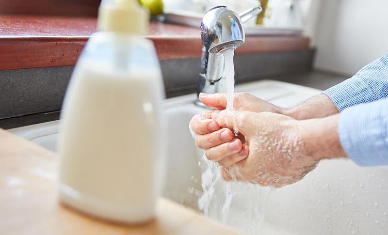عوامل تأثیرگذار بر قیمت مایع مناسب دستشویی