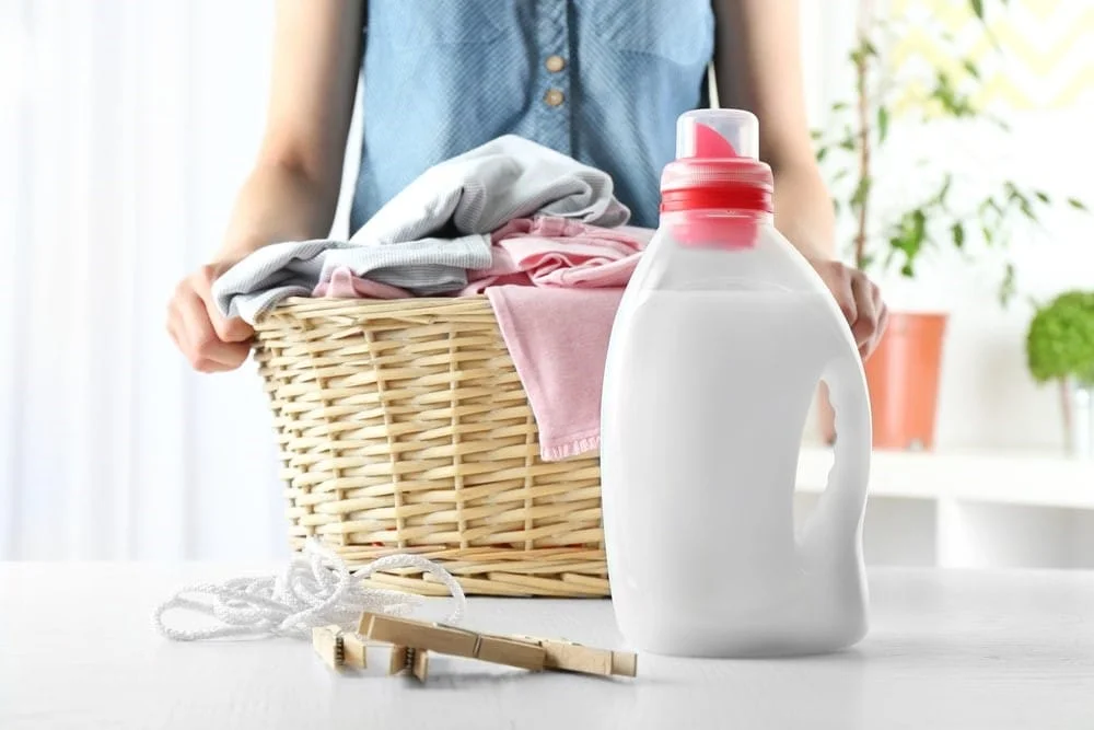چرا باباسلمان بهترین انتخاب برای خرید عمده مایع لباسشویی 10 لیتری است؟